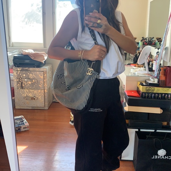 COPY - 💯 Authentic!!! Black and White Chanel bag. - Picture 9 of 11